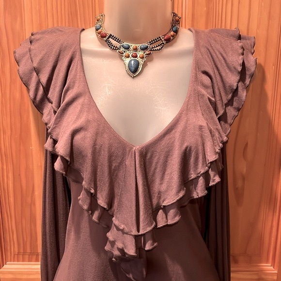 Boston Proper Cold Shoulder Ruffle Detail Top - Picture 3 of 11